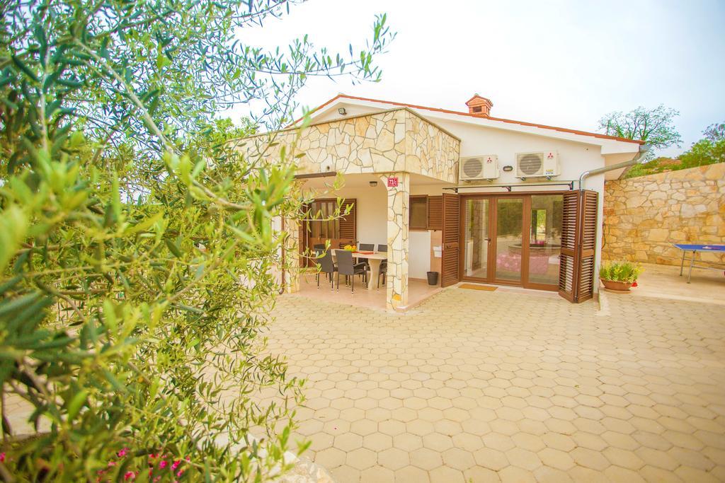 Villa Lara Karojba 部屋 写真